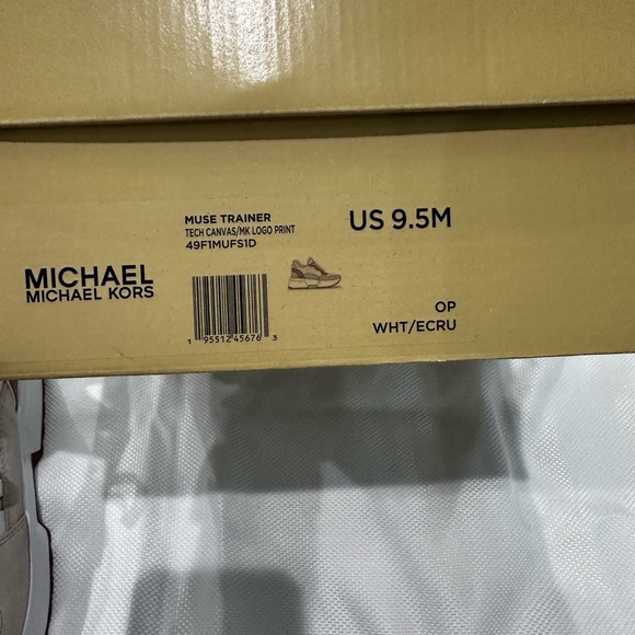 Muse Mesh and Logo Trainer size 9.5 - Picture 5 of 10